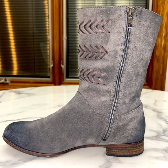 UGG Cailyn Distressed Suede Boots Side Zip Gray Size 8 - Picture 7 of 14